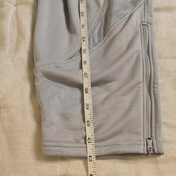 Under Armour Women's Light Gray Active Pantsuit - Picture 12 of 15